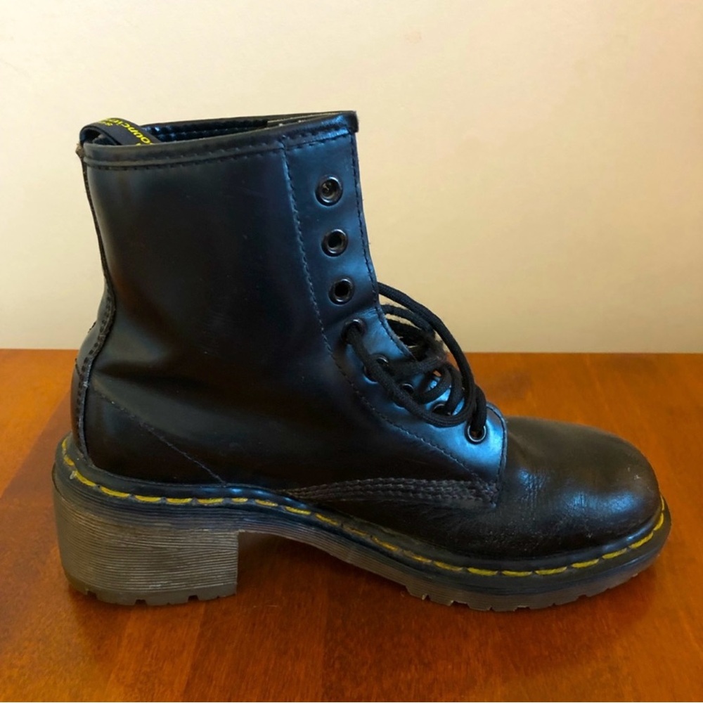 DR. MARTENS |  Black classic vintage 8 hole